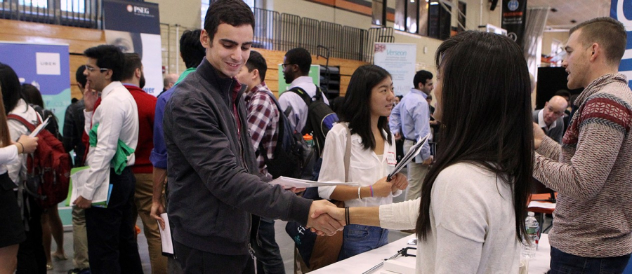  Advantages and Tips for Attending A Jobs Fair 2019